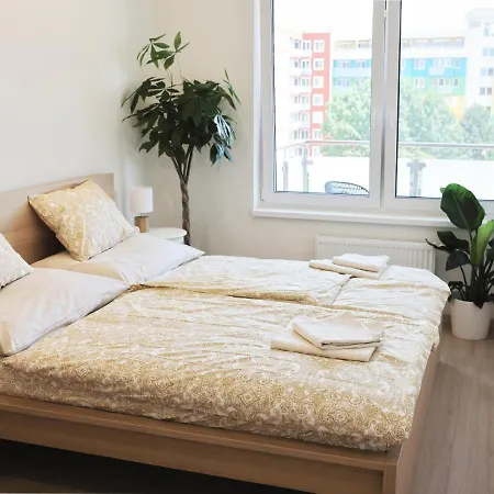 Luxury Grand By Bratislavatrip Apartmán *