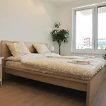 Luxury Grand By Bratislavatrip דירה