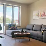 Luxury Grand By Bratislavatrip דירה *
